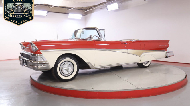 1958 FORD FAIRLANE 500 SKYLINER