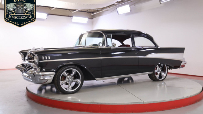 1957 CHEVROLET 210